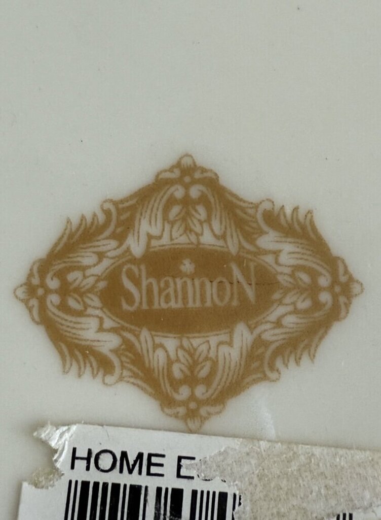 The Shannon Collection 7pc Lot of Porcelain Shamrock Cuos & Saucers NWT /r