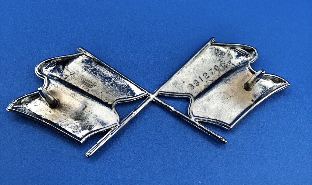 Original 1968 - 1972 Corvette Front Nose X Flag Emblem Detroit Made /b