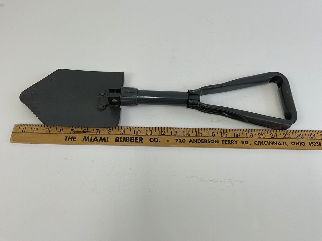 Vintage S.E.I Co. Ltd. Metal Folding Trench Shovel /s