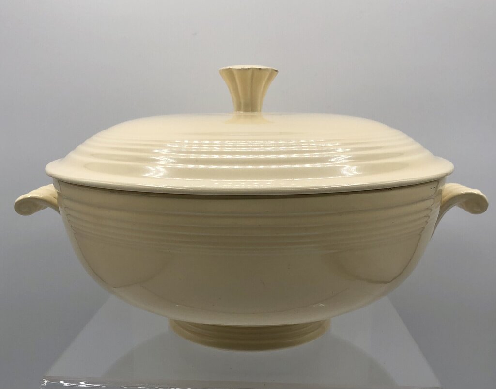 Vintage HLC Fiesta Fiestaware Ivory Covered Casserole Dish /b