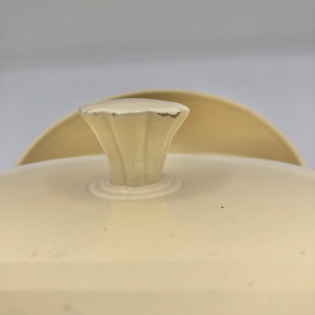 Vintage HLC Fiesta Fiestaware Ivory Covered Casserole Dish /b