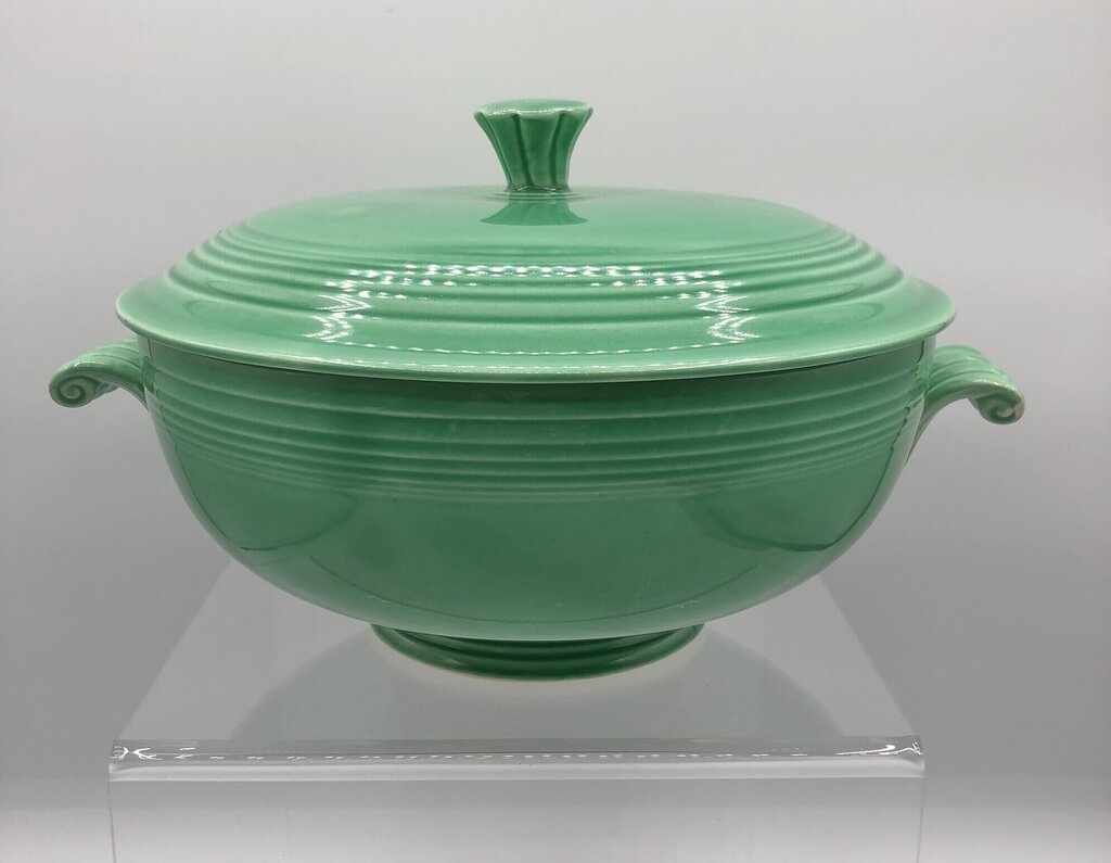 Vintage HLC Fiesta Fiestaware Light Green Covered Casserole Dish /b