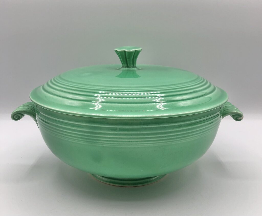 Vintage HLC Fiesta Fiestaware Light Green Covered Casserole Dish /b