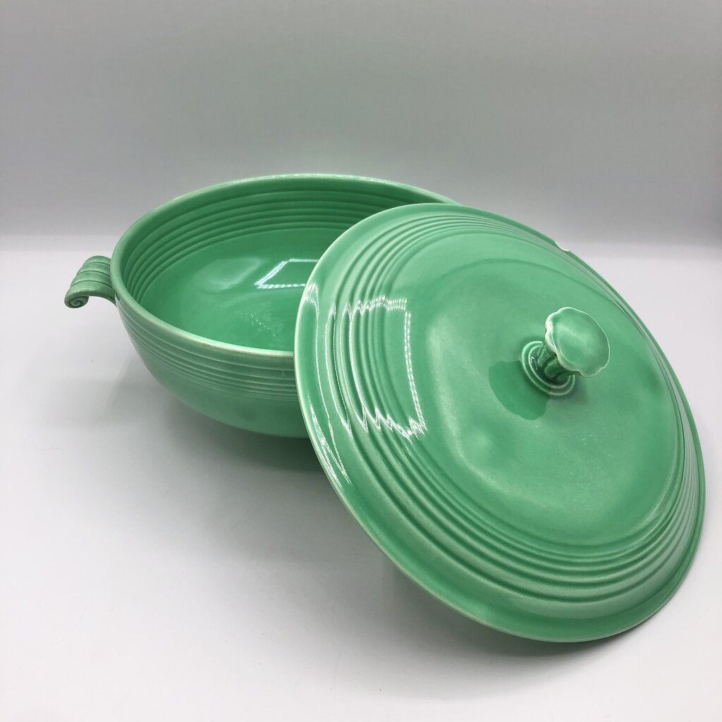 Vintage HLC Fiesta Fiestaware Light Green Covered Casserole Dish /b