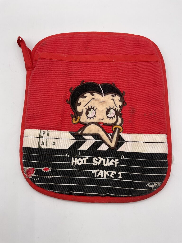 Betty Boop Lot - Salt & Pepper Shakers, Pot Holders, Ipsy Makeup Bag /sb