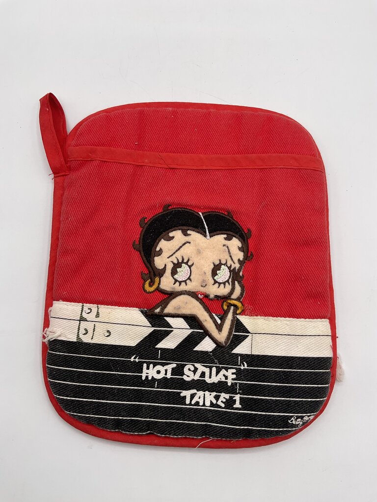 Betty Boop Lot - Salt & Pepper Shakers, Pot Holders, Ipsy Makeup Bag /sb