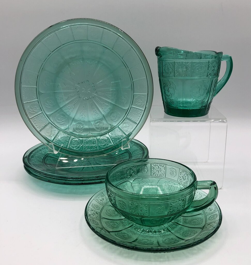 6pc Vtg Child’s Jeanette/ Pretty Polly Doric & Pansy Ultramarine Glass Dishes /b