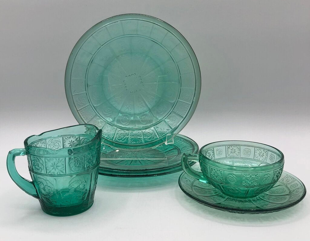 6pc Vtg Child’s Jeanette/ Pretty Polly Doric & Pansy Ultramarine Glass Dishes /b