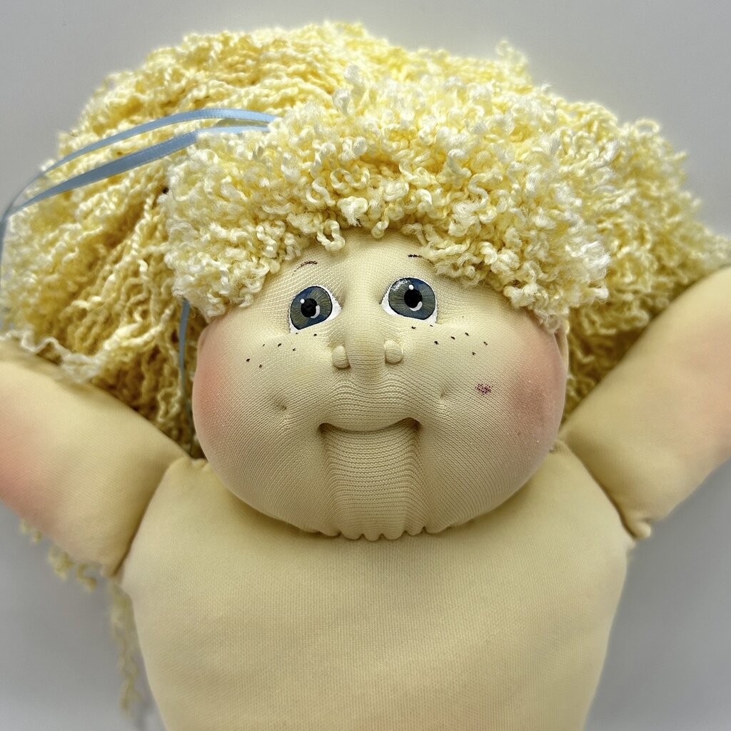 Vintage 1990 Cabbage Patch Soft Sculpture Doll Blue Eyes Blonde Hair No Papers/Clothes /cb