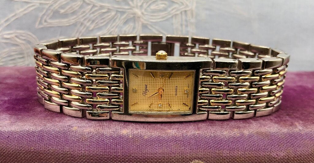 Vintage Ladies VOUGE Quartz Wrist Watch /b