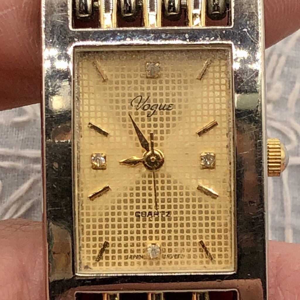 Vintage Ladies VOUGE Quartz Wrist Watch /b