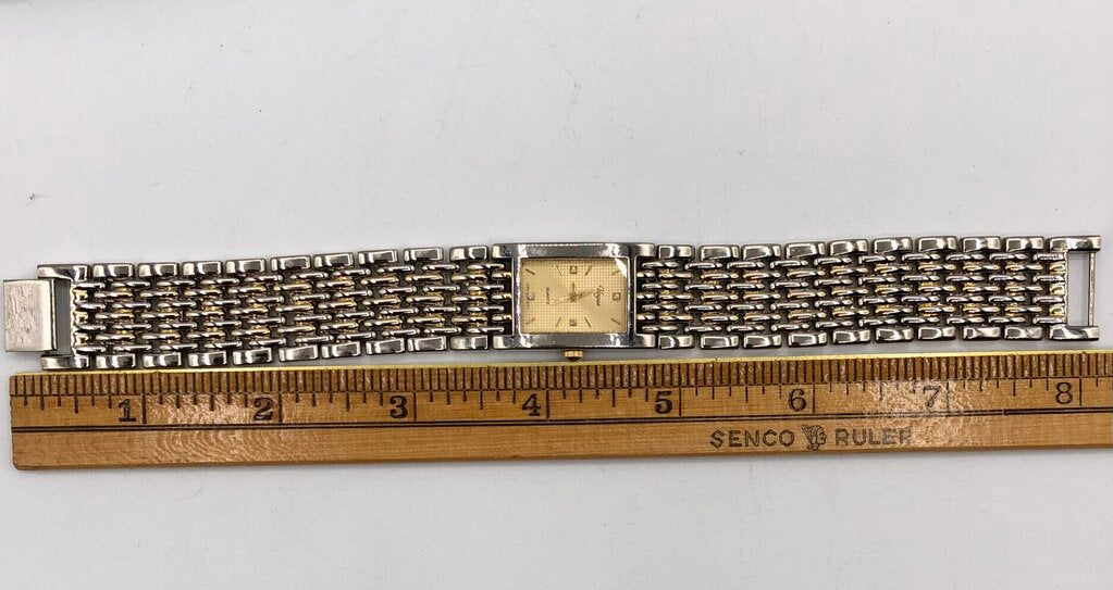 Vintage Ladies VOUGE Quartz Wrist Watch /b