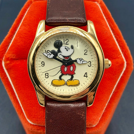 Disney Store Mickey Mouse Quartz Watch DS1208 /b