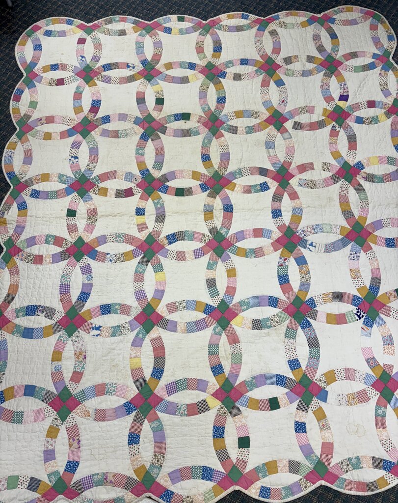 Vtg Wedding Ring Quilt Hand Pieced and Quilted /j