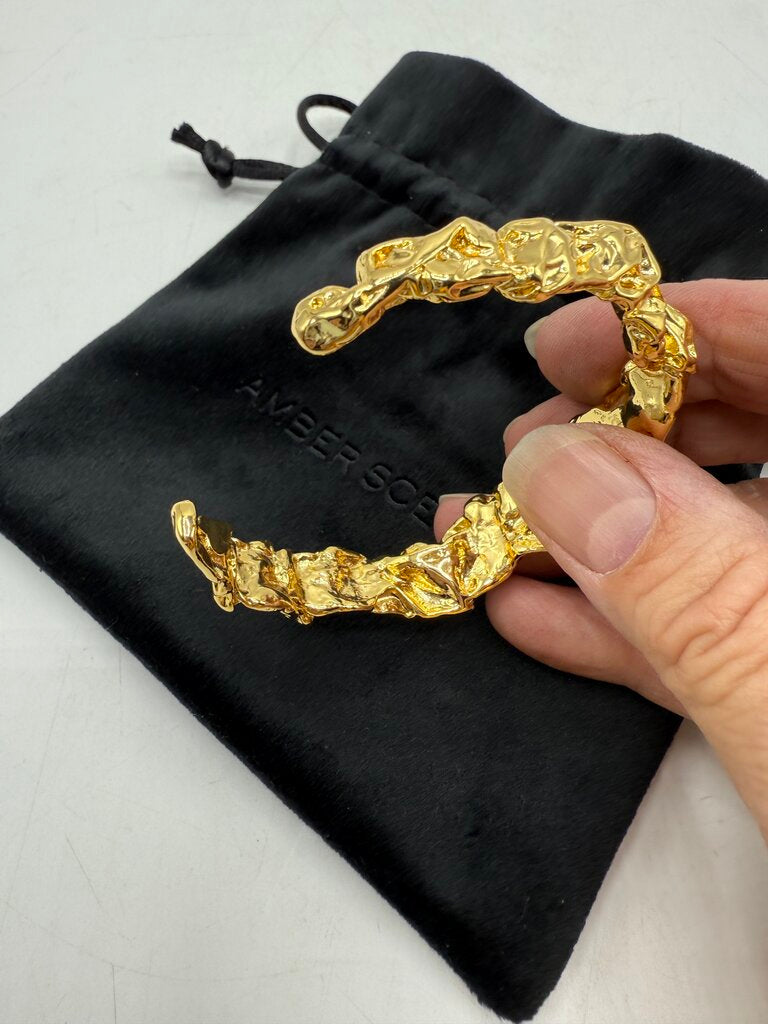 Amber Sceats Woman’s Gold Tone Emery Bracelet /ro