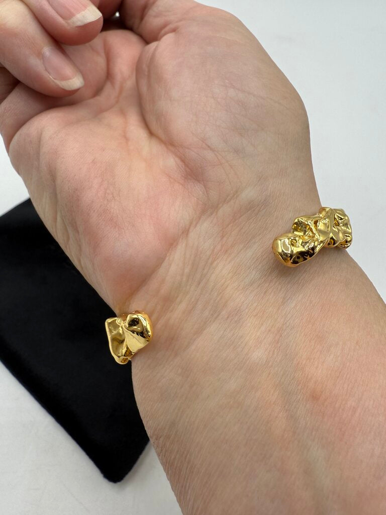 Amber Sceats Woman’s Gold Tone Emery Bracelet /ro