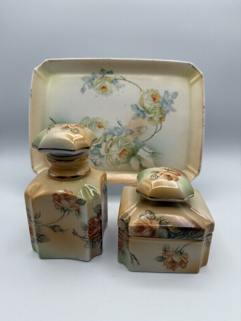 RS Prussia Vanity Dresser Set Roses /ro