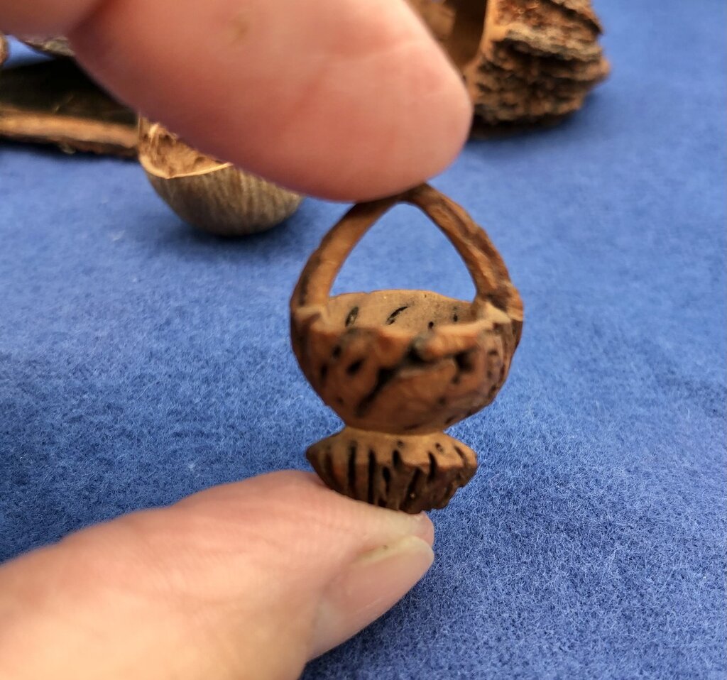 Lot of 4 Antique Carved Walnut/ Brazil/ Acorn Nut Shell Baskets & Figurine /b