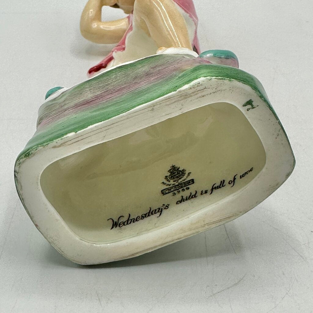 Vintage Royal Worcester Porcelain Figurine Wednesday’s Child Is Full Of Woe #3259 Made In England /cb