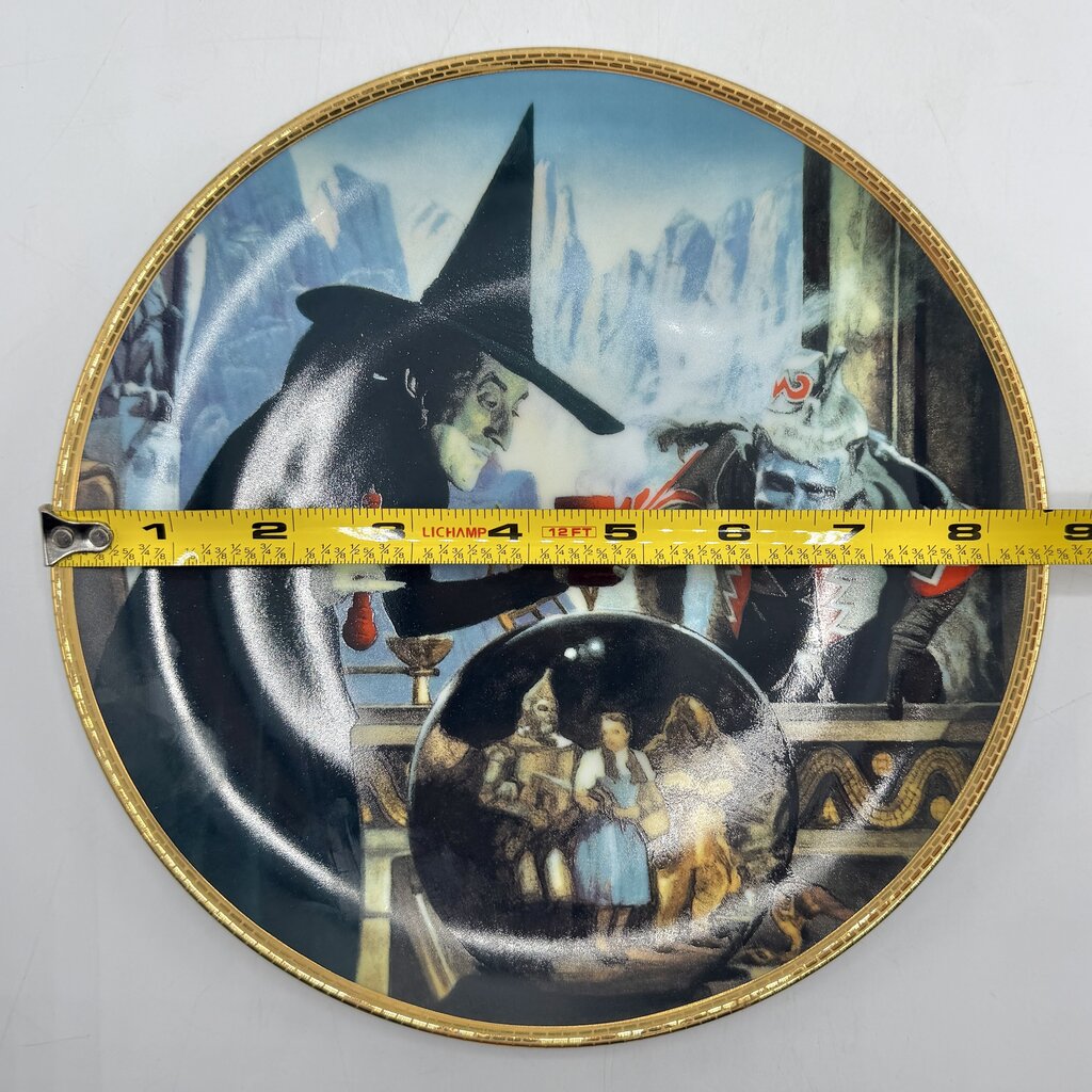 The Hamilton Collection The Wizard of Oz Motion Picture 50th Anniversary Limited Edition Collector Plates “The Witch Casts a Spell” and “The Great and Powerful Oz” 8 1/2” Set/2 /cb