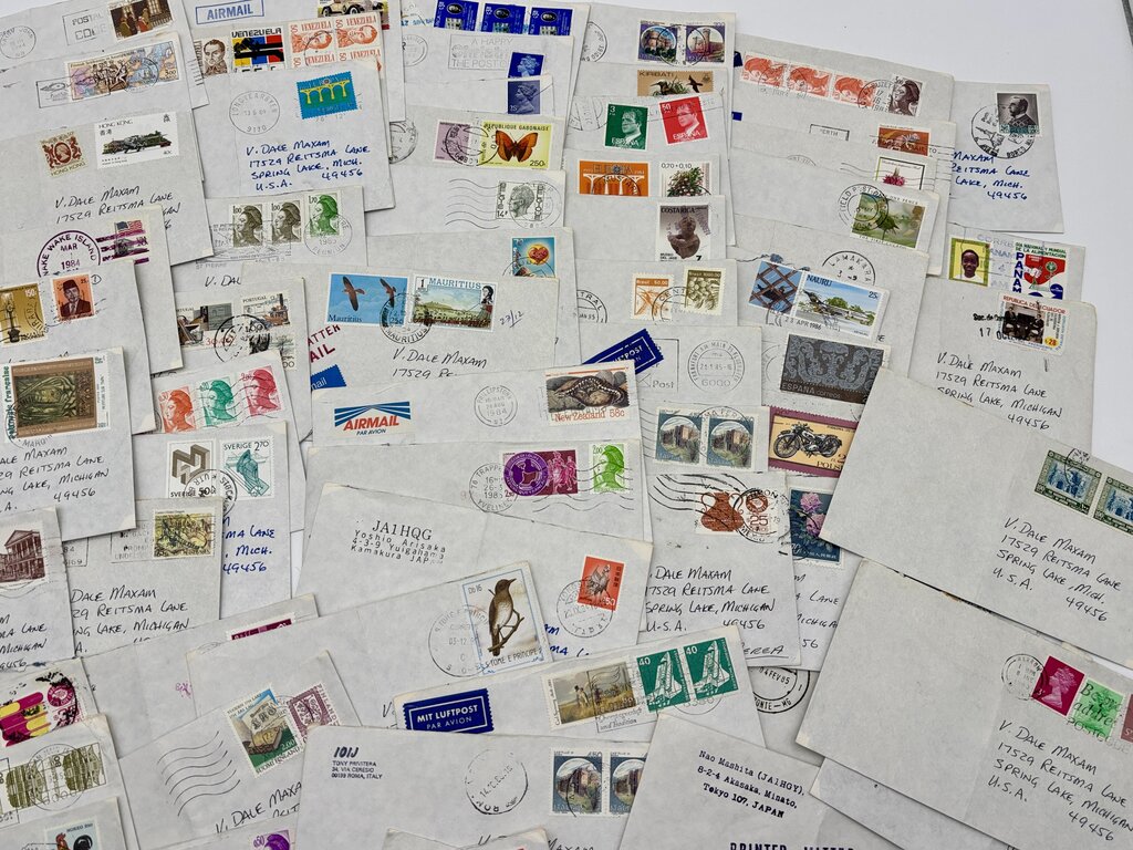 Lot of 200+ Vtg. International Stamps & Covers /j