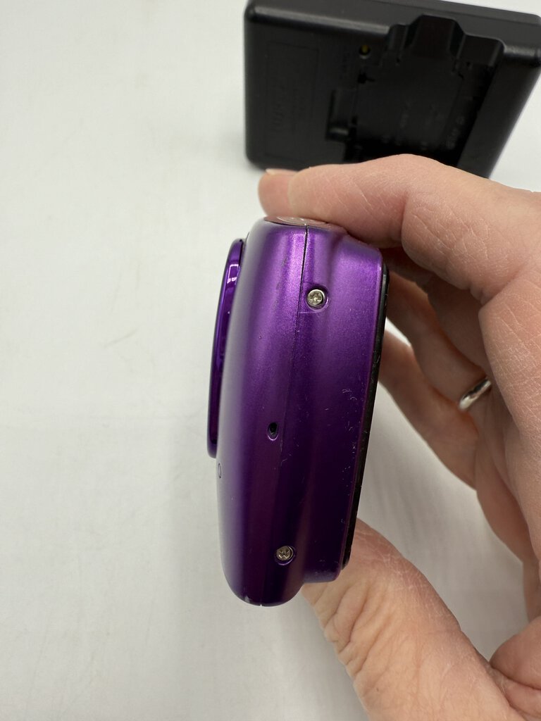 Fuji Fine Pix Z Digital Camera Purple Charger Untested /ro