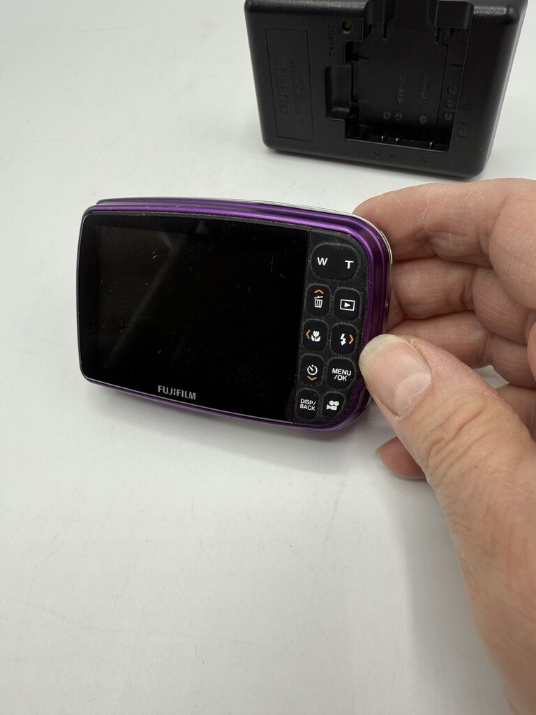 Fuji Fine Pix Z Digital Camera Purple Charger Untested /ro