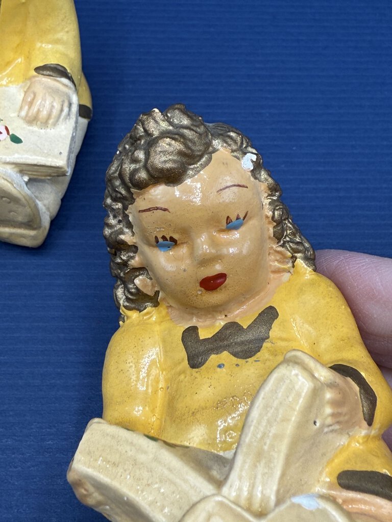 Vintage Chalkware Figurines Boy and Girl Reading Handpainted /ro