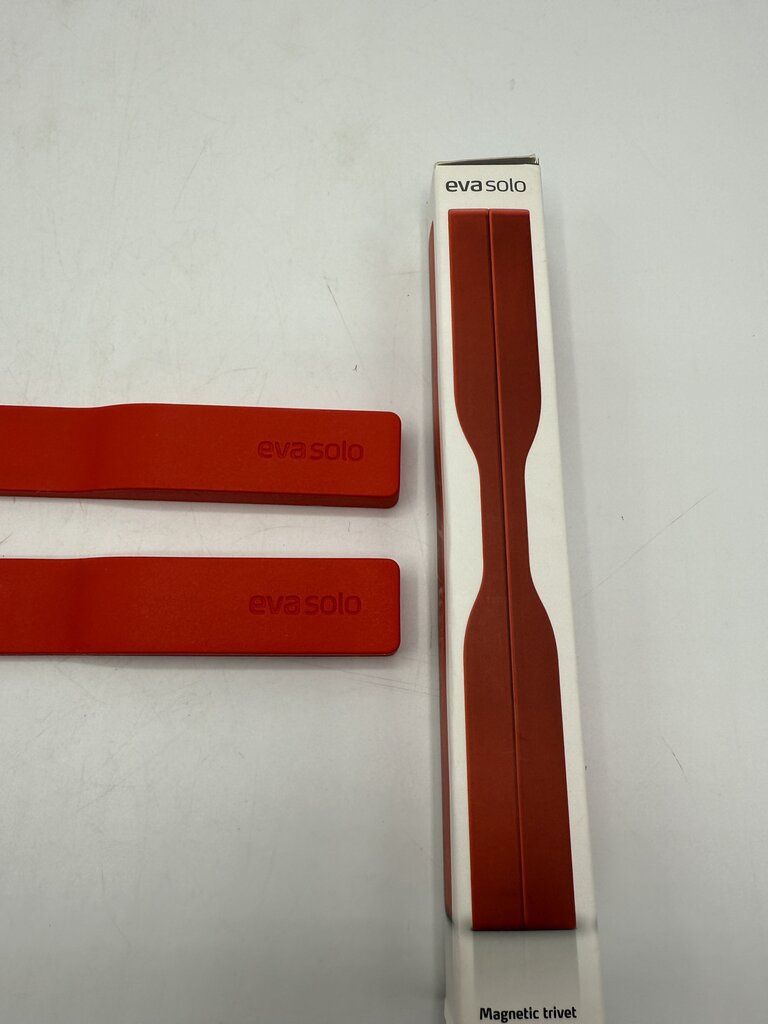 Eva Solo Magnetic Trivet 2 piece Flame Red NIB /ro