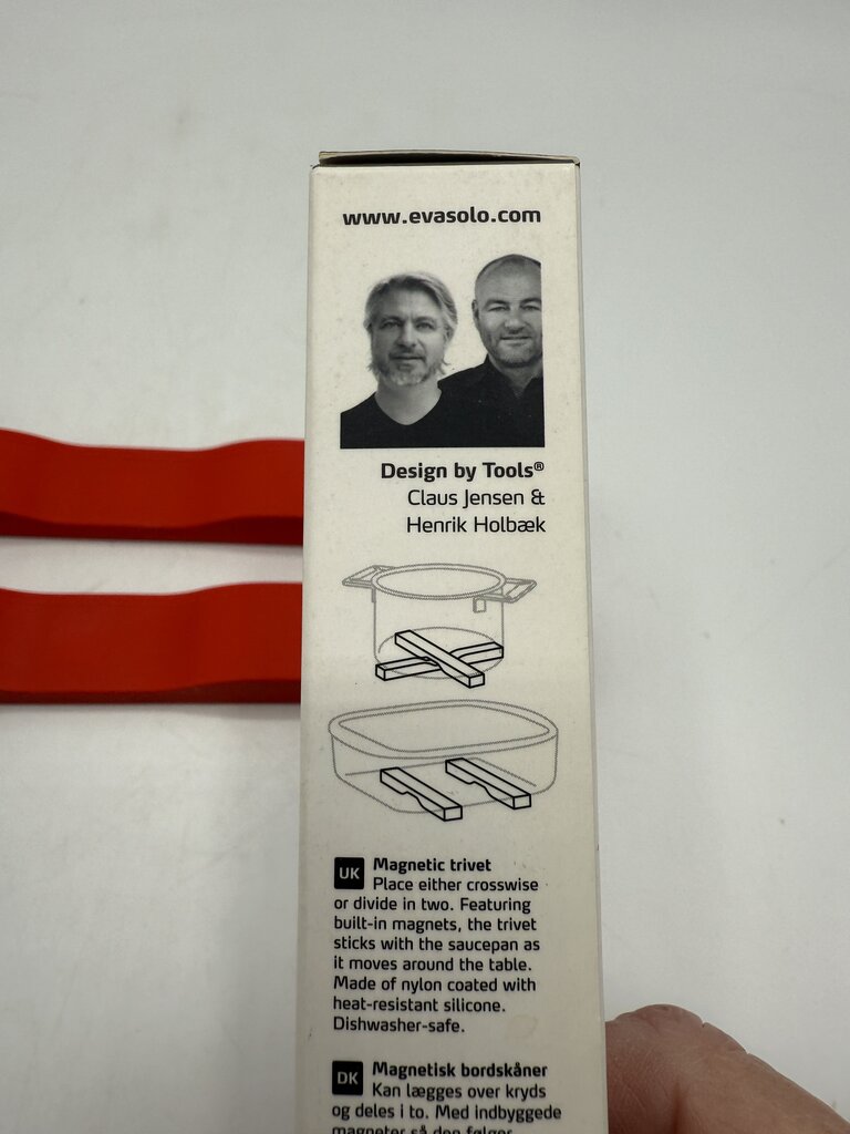 Eva Solo Magnetic Trivet 2 piece Flame Red NIB /ro