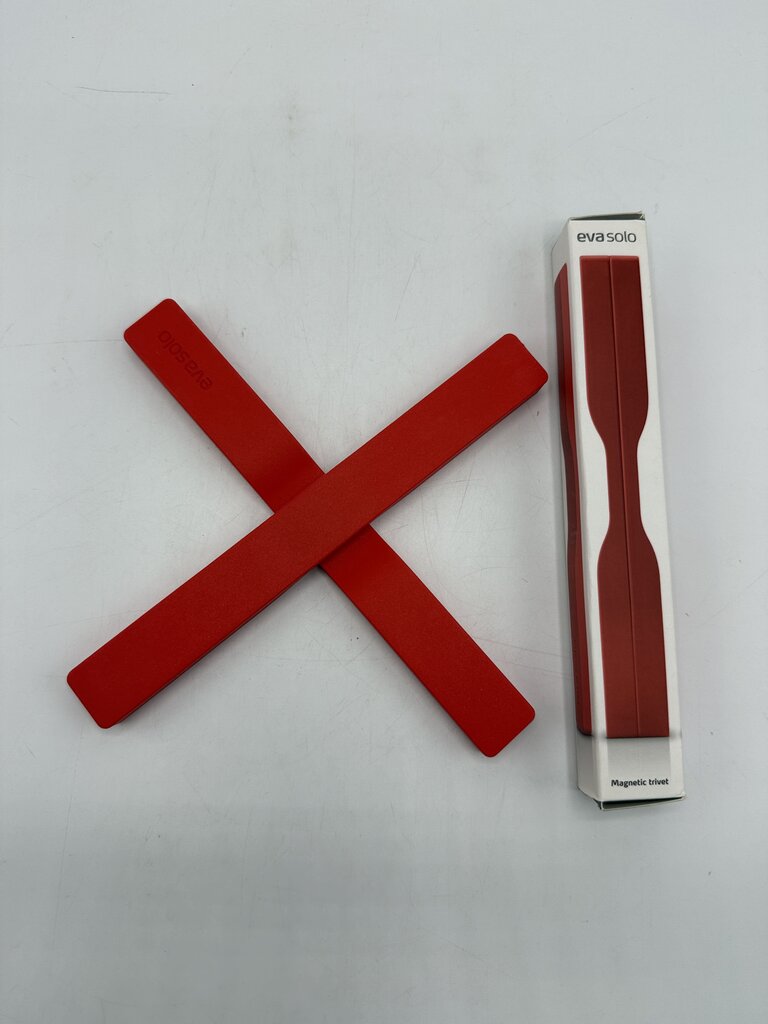 Eva Solo Magnetic Trivet 2 piece Flame Red NIB /ro
