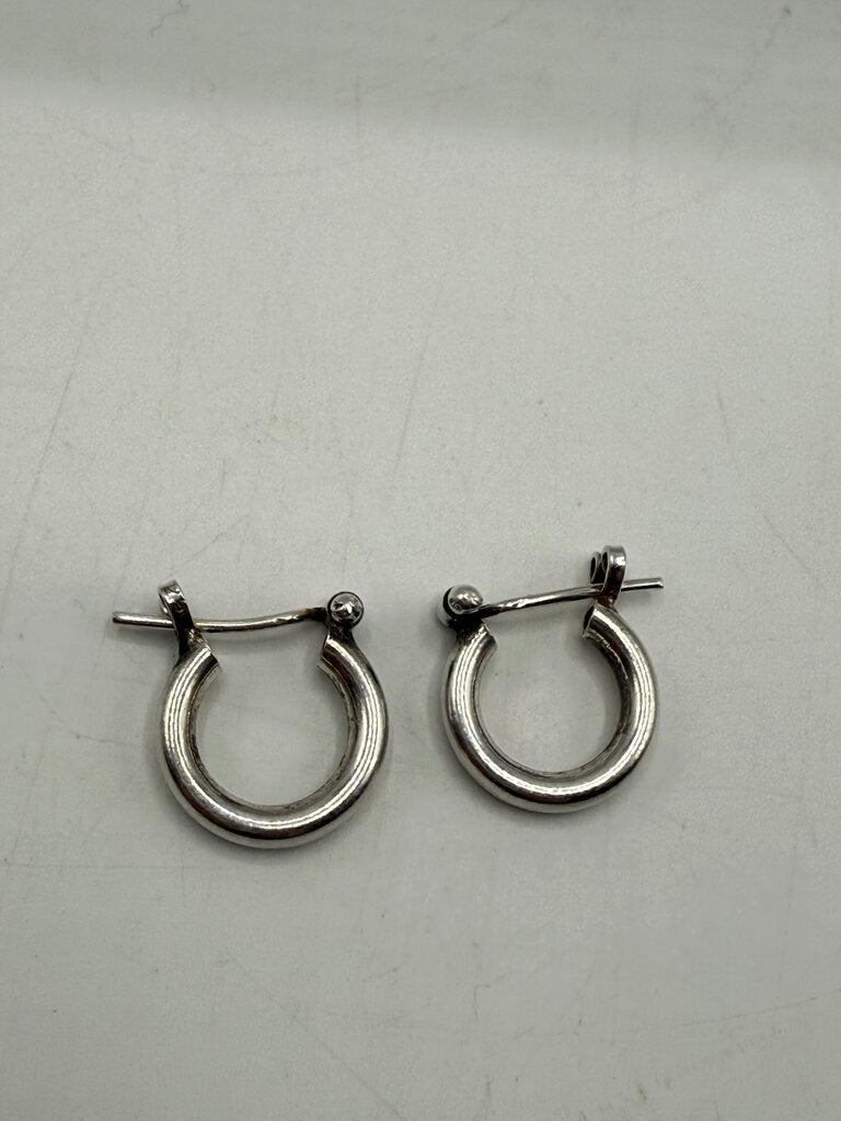 Classic Silver Silver Hoop Pierced Earrings 1/2 Inch /ro