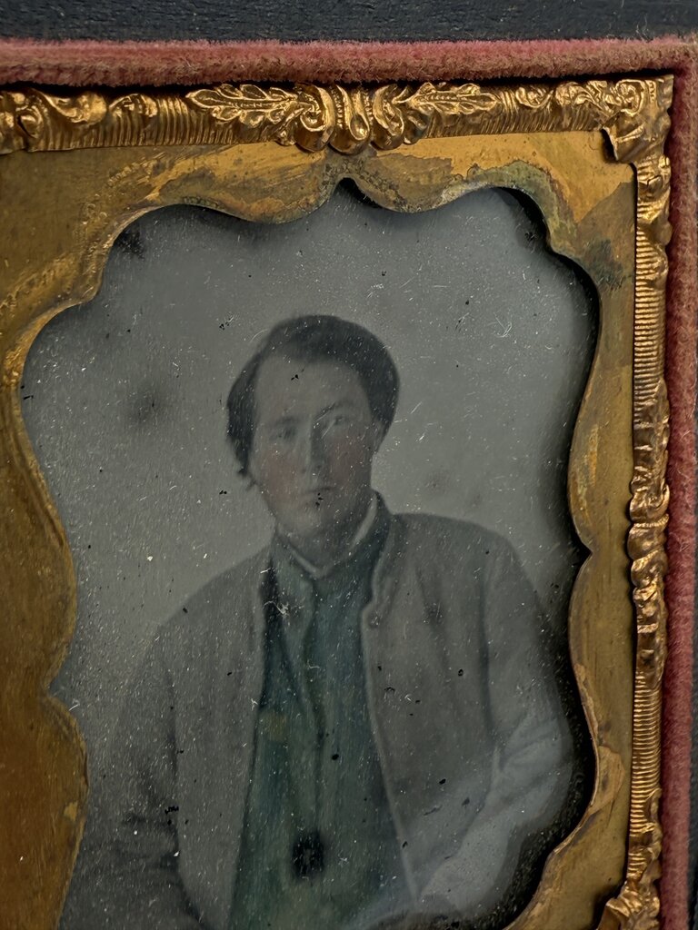 Antique Ambrotype Glass Plate Photograph of Man in Case /ro