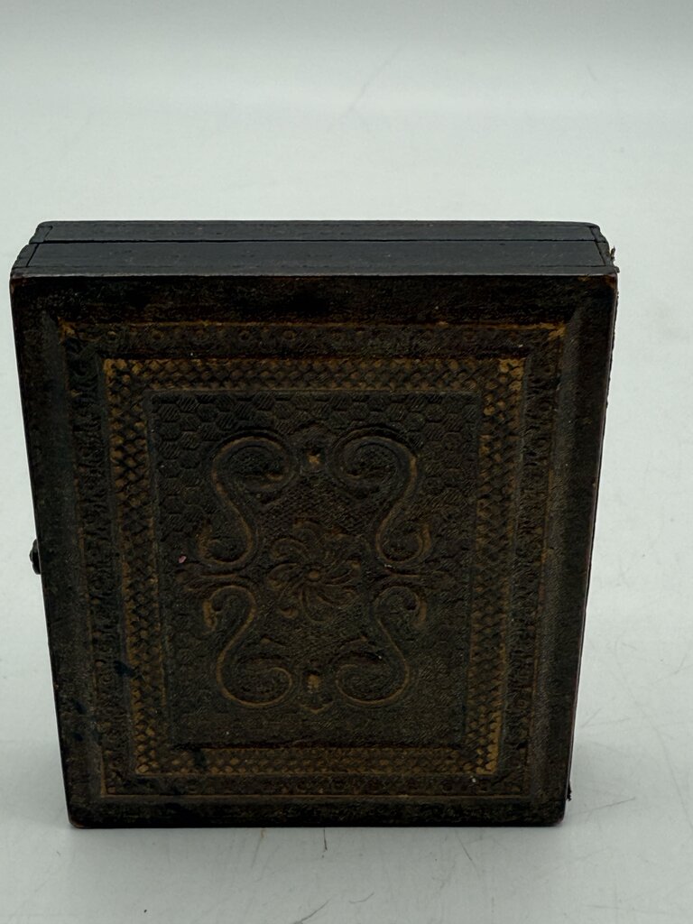 Antique Ambrotype Glass Plate Photograph of Man in Case /ro