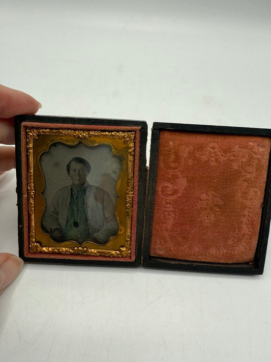Antique Ambrotype Glass Plate Photograph of Man in Case /ro