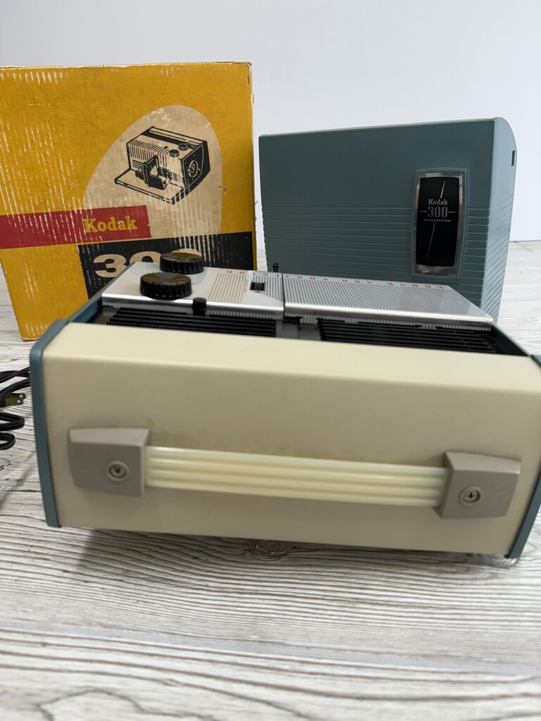 Vintage Kodak 300 Slide Projector in Aqua Blue Tested, Works /rw