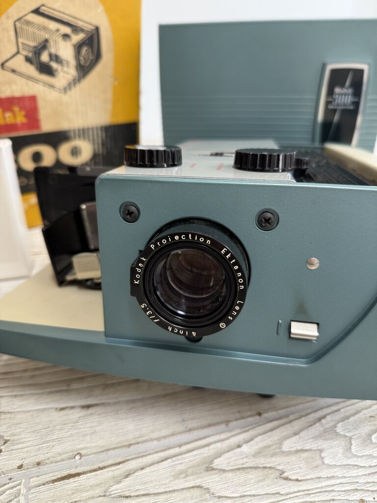 Vintage Kodak 300 Slide Projector in Aqua Blue Tested, Works /rw