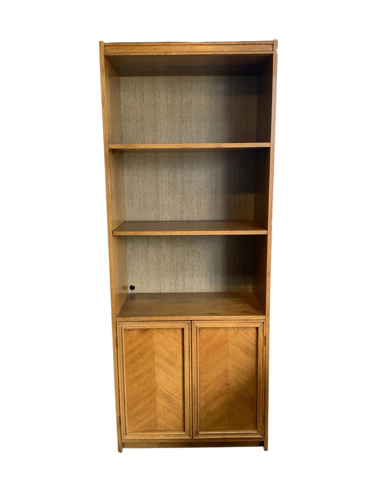 Tall Bookshelf With Closed Bottom