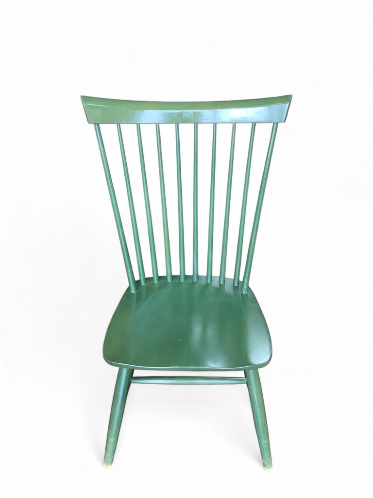 Round Wood Table With 4 Green Chairs