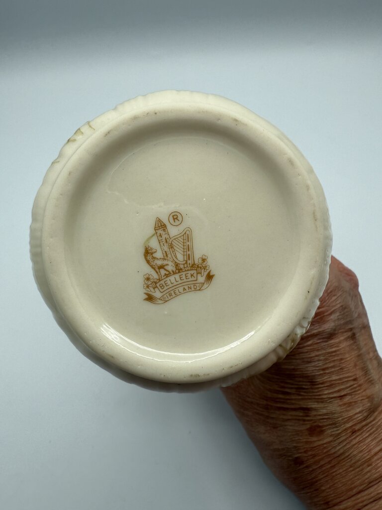 VTG Belleek Shamrock Daisies Porcelain Bud Vase 6” Brown Stamp /ro