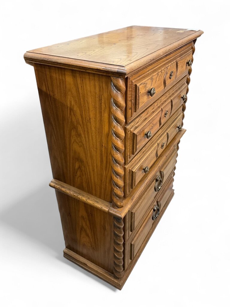 Tall Chest w/ Twist Sides