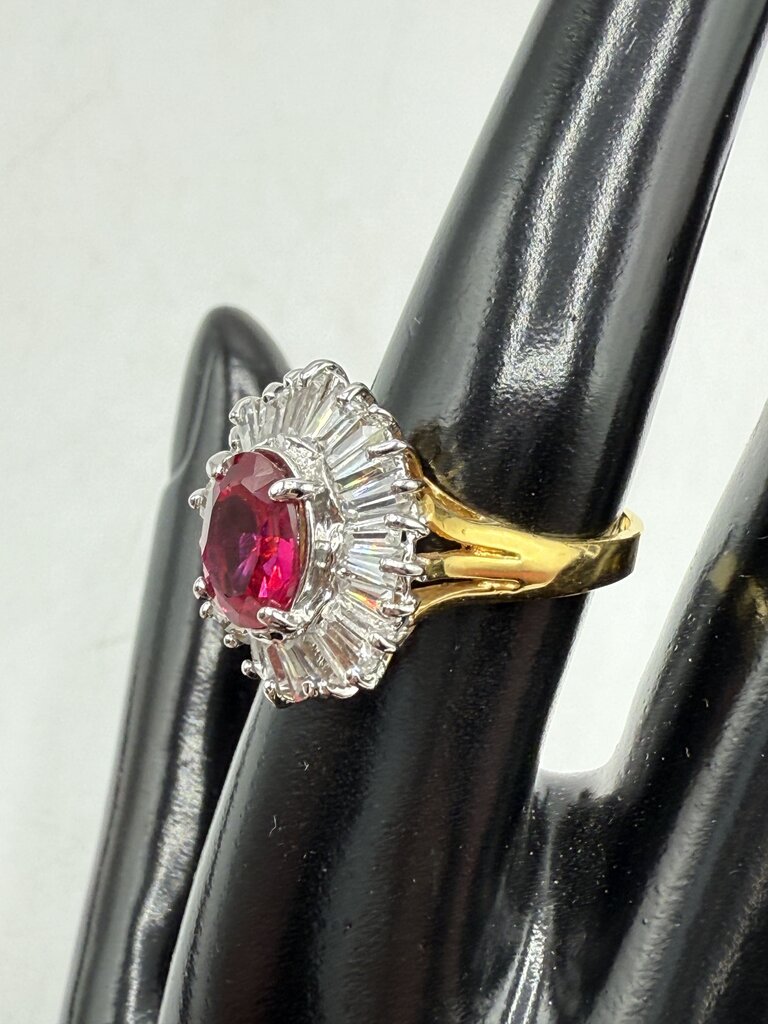 VTG 925 Gold Vermeil Ring w/Crystal stones Size 8.25 /ro