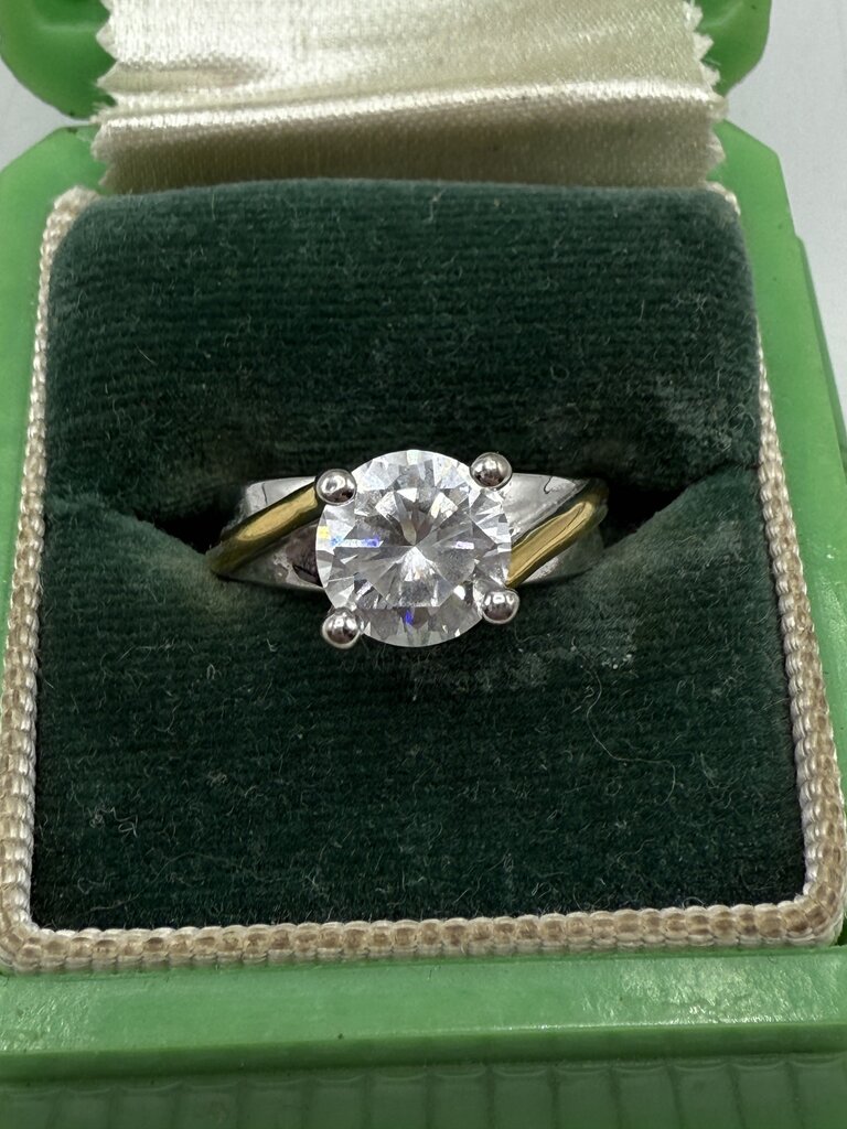 Two RSC Round Cubic Zirconia Solitaire Stone Silver Tone Size 6 Rings /ro