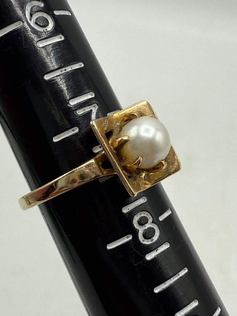 Vintage Yellow Gold 10KT Pearl Ring Size 7.5 /ro