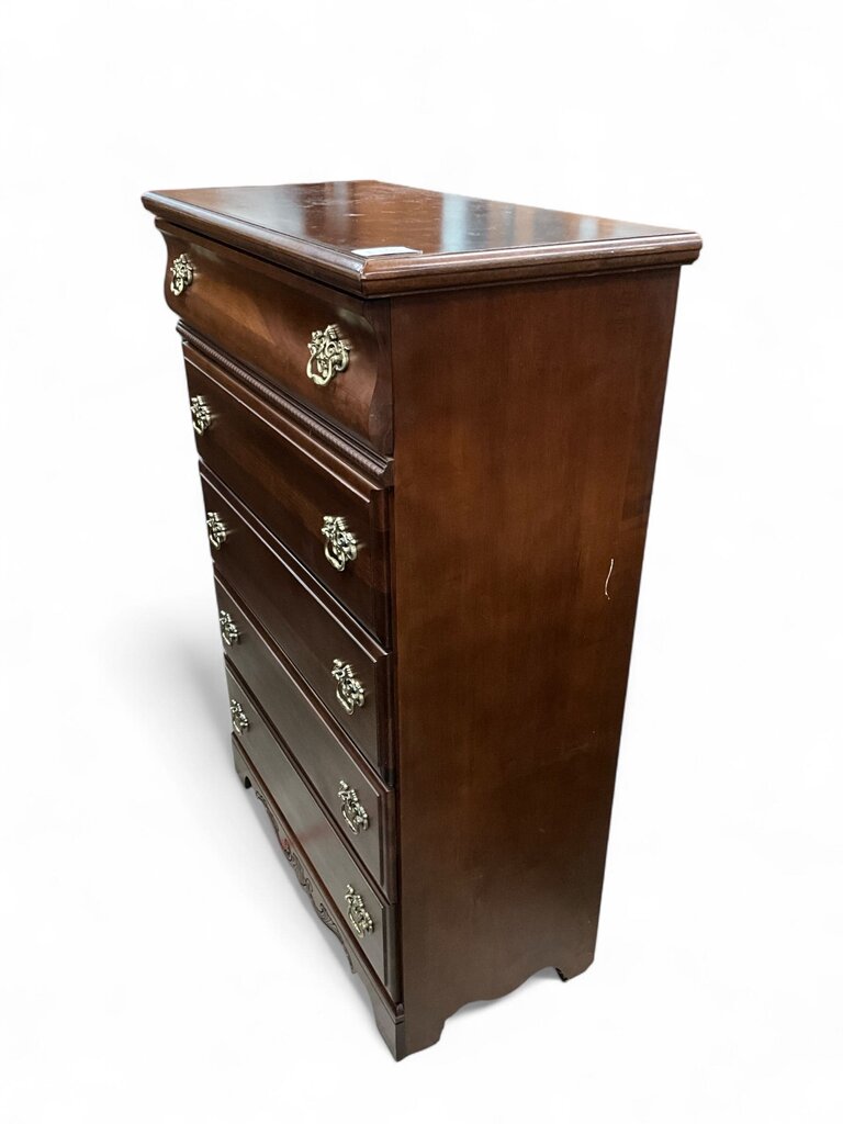 Traditional Chippendale Style Dresser