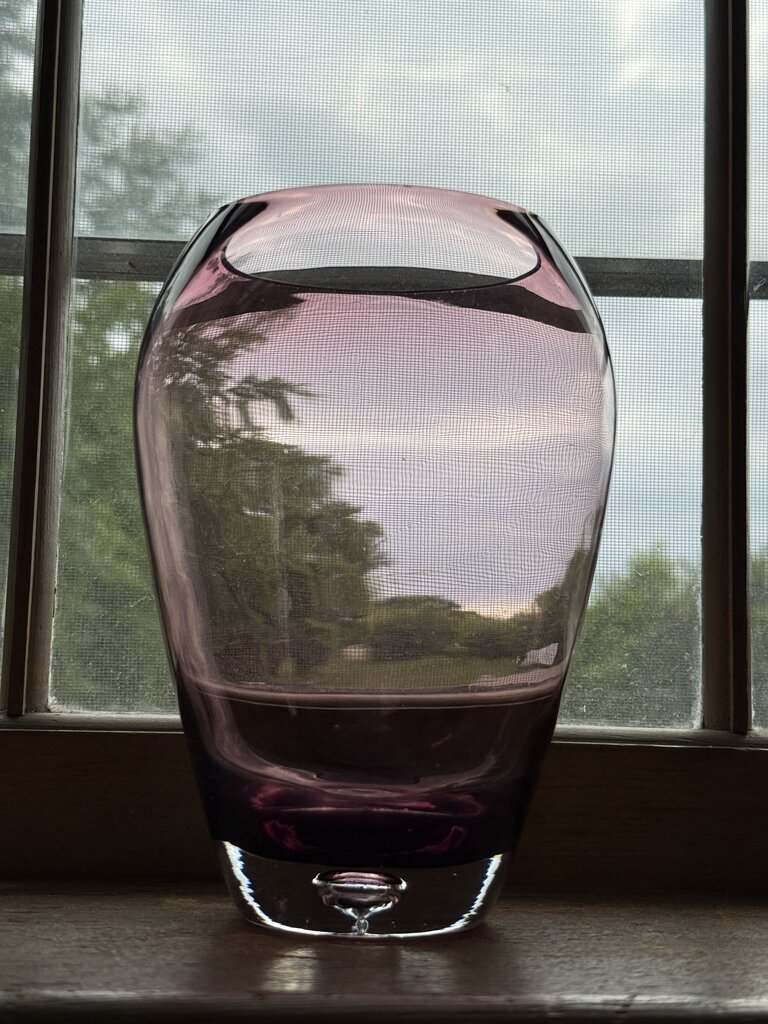Amethyst Blown Glass Vase w/Controlled Bubble 7.5” /ro