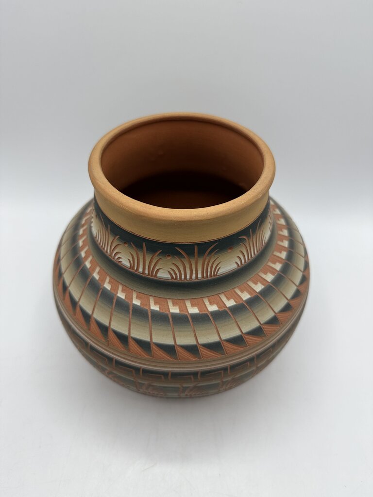 Native American Navajo Etched Clay Pottery 7” EUC /roh
