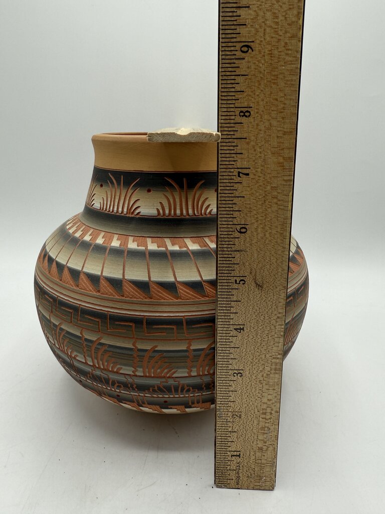 Native American Navajo Etched Clay Pottery 7” EUC /roh