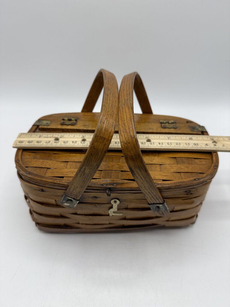 Vintage Woven Wood/Wicker Basket Lid Double Handles Latch /roh
