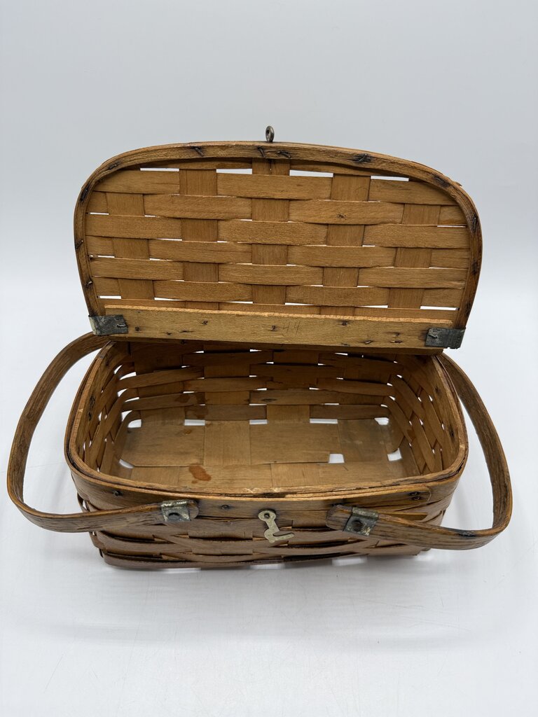 Vintage Woven Wood/Wicker Basket Lid Double Handles Latch /roh